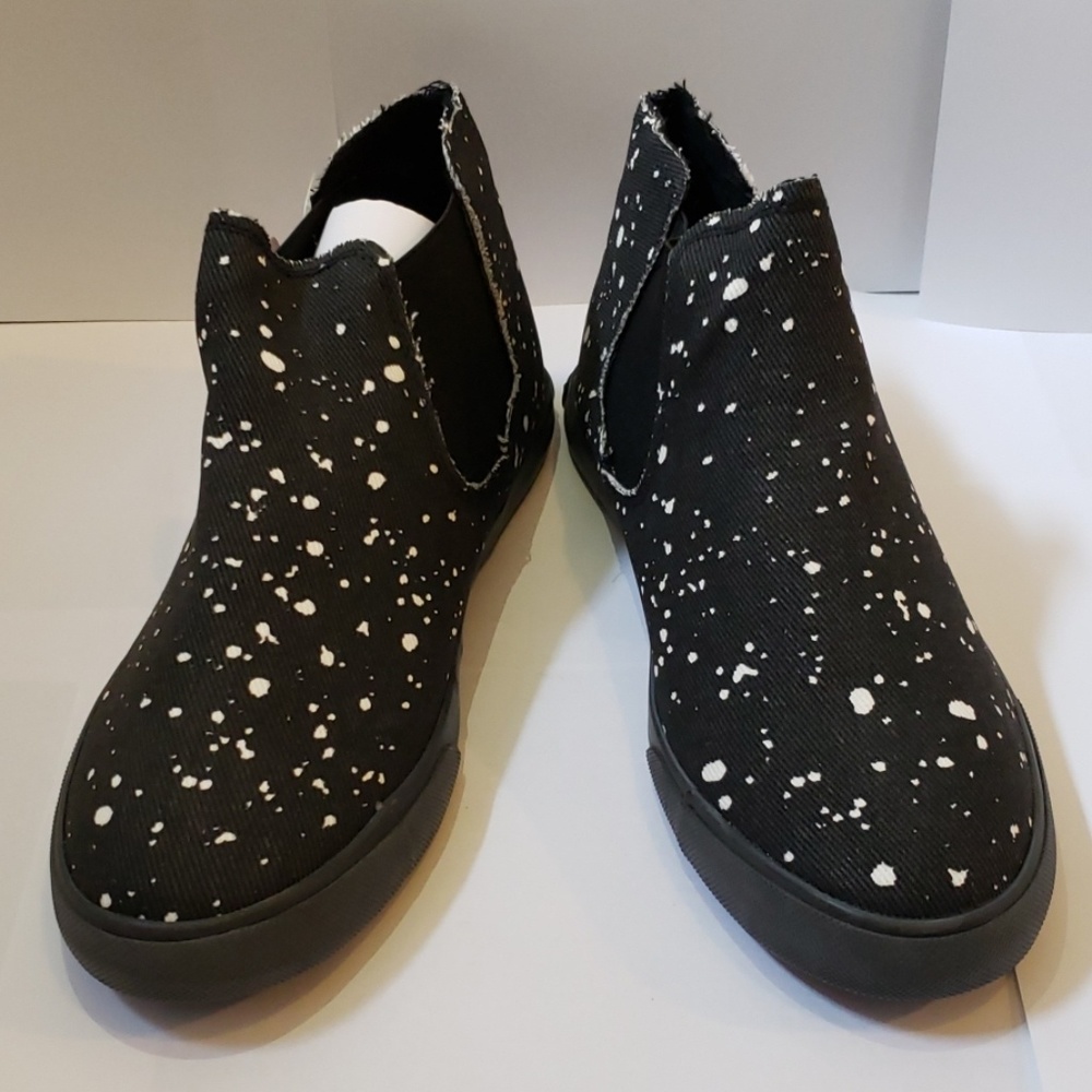 NWT Rocket Dog Sneakers